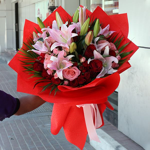 Lily and rose on sale bouquet